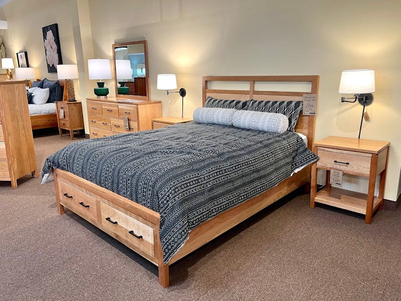 33198 Queen Footboard Storage Bed